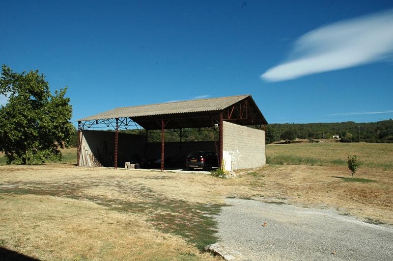 Domaine de 12 hectares d'un seul tenant avec vue imprenable sur le Luberon